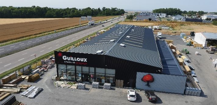 Votre magasin GUILLOUX MATERIAUX CAEN (CALVADOS) vous accueille et vous accompagne dans vos projets. Venez découvrir notre gamme de produits POUJOULAT dédiée au système de conduit de cheminée et de raccordement de fumisterie émaillée. Notre équipe de spécialistes est à votre service. N'hésitez pas à venir nous parler de votre projet.