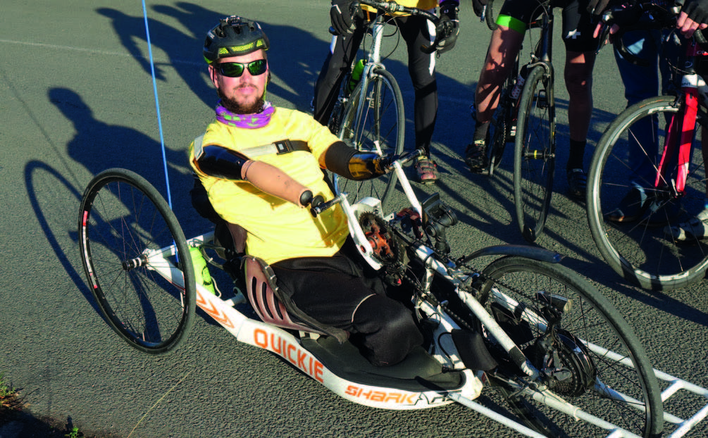 Franzy Rabin sur son handi bike, en préparation pour un Handi Tour France de 2000 km 