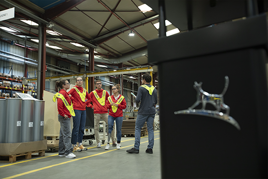 La visite de l'usine Cheminées Poujoulat, passage obligé pour les jeunes sportifs Cheminées Poujoulat